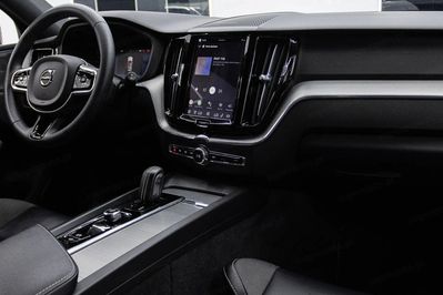 Volvo XC60 B4 B Plus Dark aut