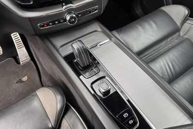 Volvo XC60 B4 D R-Design