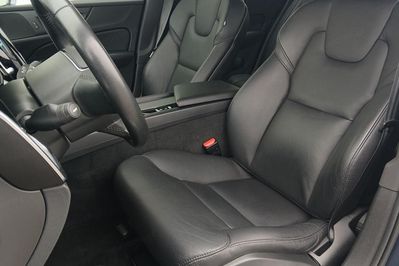 Volvo V60 B4 B Momentum Pro
