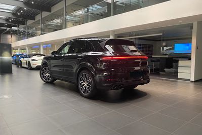 Porsche Cayenne E-Hybrid Black Edition