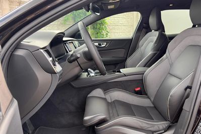 Volvo V60 T6 AWD Plug-In Hybrid Plus Dark aut