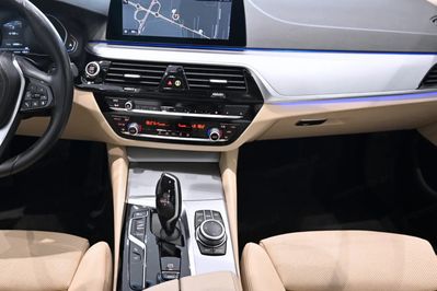 BMW Seria 5 518d mHEV aut