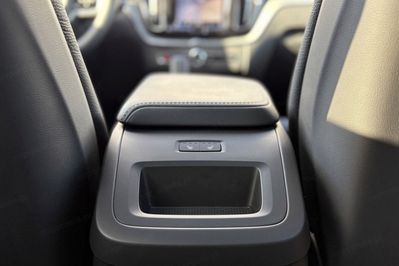 Volvo XC60 T8 Plug-In Hybrid AWD Ultra Dark