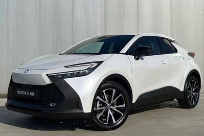 Toyota C-HR Style 2.0 Hybrid Dynamic Force Plug-in