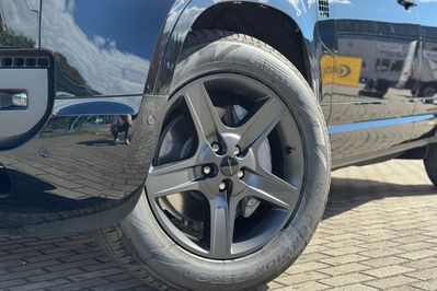 Land Rover Defender 110 D250 mHEV X-Dynamic SE
