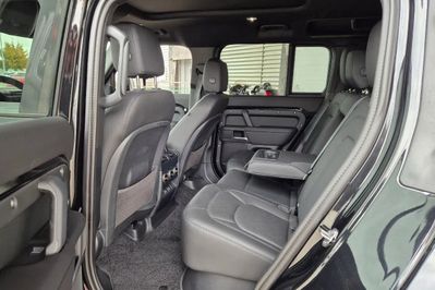 Land Rover Defender 110 D200 X-Dynamic SE