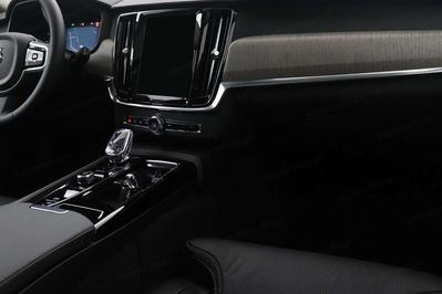 Volvo V90 T6 AWD Plug-In Hybrid Plus Dark