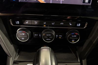 Volkswagen Passat 1.5 TSI  DSG