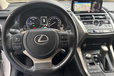 Lexus NX 300h Business Edition AWD