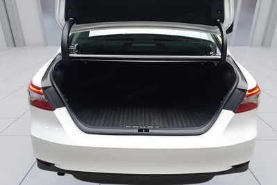Toyota Camry Hybrid Prestige CVT