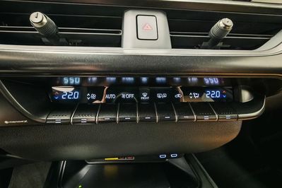 Lexus UX 300h Business 2.0 Hybrid Dynamic Force