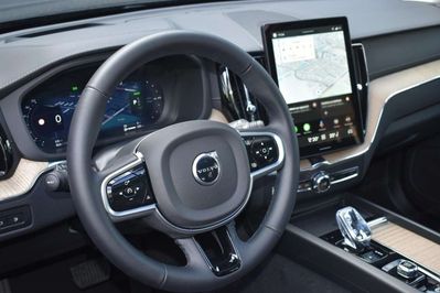 Volvo XC60 B5 AWD Ultra Dark