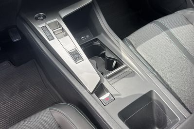 Peugeot 408 Allure 1.2 PureTech mHEV e-DSC6