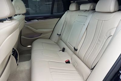 BMW Seria 5 530i xDrive M Sport sport