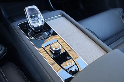 Volvo XC90 T8 AWD Plug-In Hybrid Ultra Dark 7os