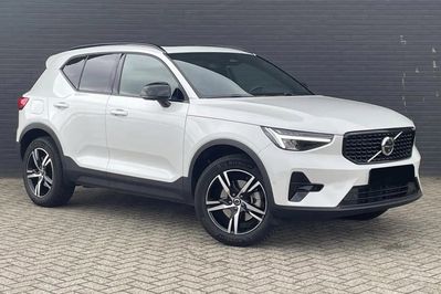Volvo XC40 B3 Plus Dark