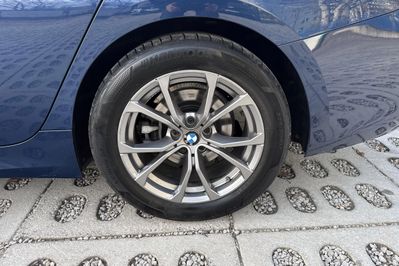 BMW Seria 3 320i