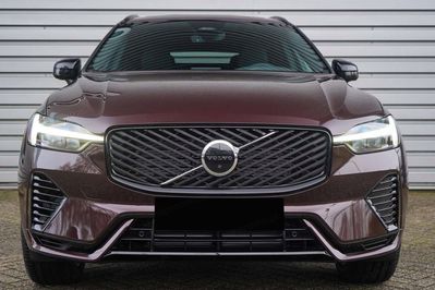 Volvo XC60 B5 AWD Ultra Dark