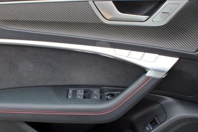 Audi A6 RS6 TFSI quattro Performance Avant