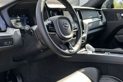 Volvo XC60 T6 Plug-In Hybrid AWD Plus Dark aut