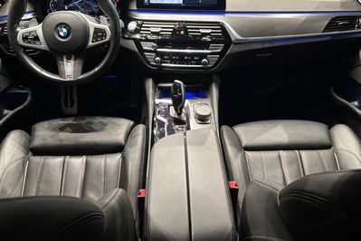 BMW Seria 5 Touring 520d M Sport