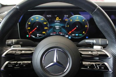 Mercedes Klasa E 220 d 4MATIC 9G-Tronic AMG Line