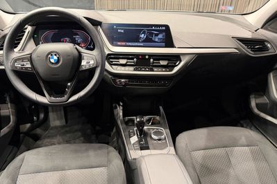 BMW Seria 1 118i Advantage aut