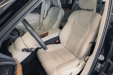 Volvo XC90 B5 D AWD Momentum Pro