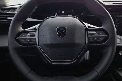 Peugeot 308 Business EAT8 1.5 BlueHDi