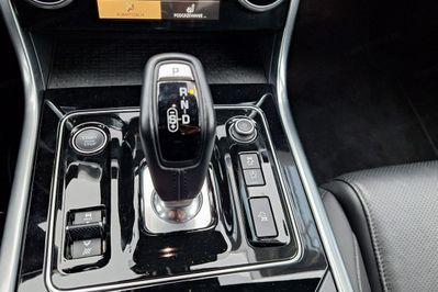 Jaguar XE D200 AWD SE