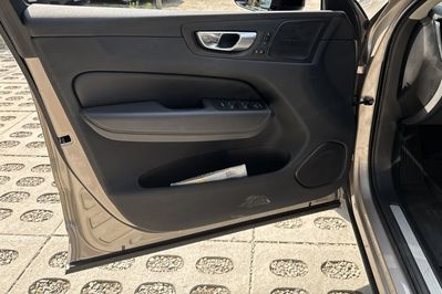 Volvo XC60 B5 B AWD Plus Dark