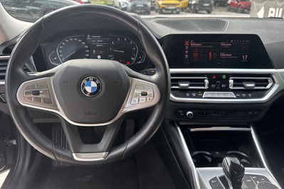 BMW Seria 3 318i