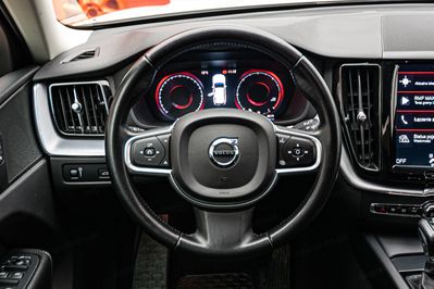 Volvo XC60 D4 Momentum Pro
