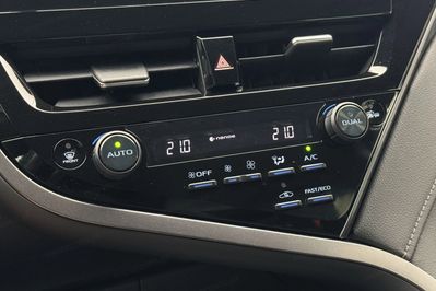 Toyota Camry 2.5 Hybrid Executive CVT
