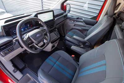 Ford Tourneo Custom L1H1 PHEV Sport AT