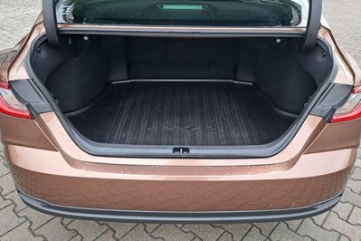 Toyota Camry 2.5 Hybrid Dynamic Force Comfort e-CVT