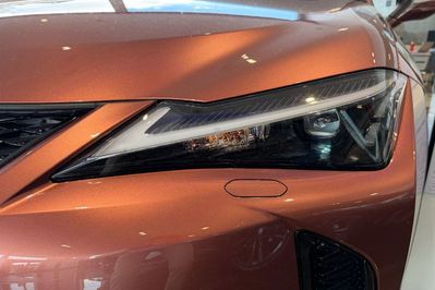 Lexus UX 300h F Sport Design Hybrid Dynamic Force