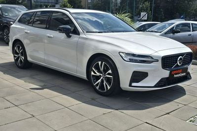 Volvo V60 B4 B Plus Dark