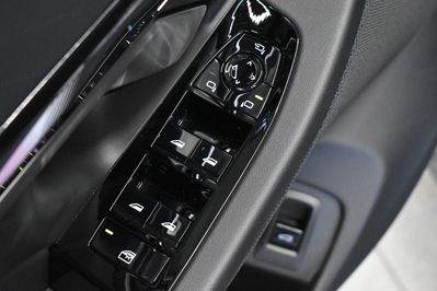 BMW Seria 5 520i mHEV aut