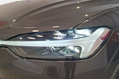 Volvo XC60 B5 B AWD Plus Dark