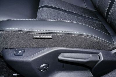 Peugeot 408 Business 1.2 mHEV e-DSC6