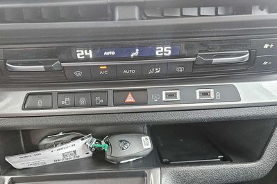 Peugeot Traveller Long L2H1 Business VIP EAT8