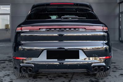 Porsche Cayenne E-Hybrid Black Edition