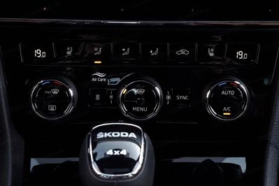 Skoda Superb 2.0 TSI 4x4 Sportline DSG