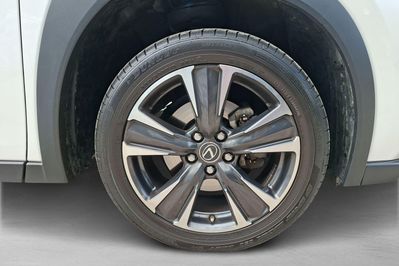 Lexus UX 200
