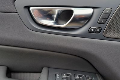 Volvo XC60 T6 Plug-In Hybrid AWD Plus Dark