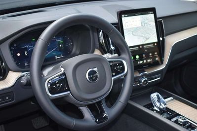 Volvo XC60 T6 Plug-In Hybrid AWD Ultra Dark
