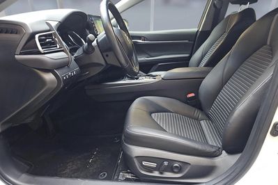 Toyota Camry 2.5 Hybrid Prestige