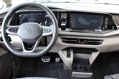 Volkswagen Multivan L2H1 Style DSG