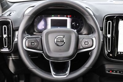 Volvo XC40 B3 Plus Dark